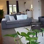 Le 44 - Au Calme Avec Jardin, Proche De *